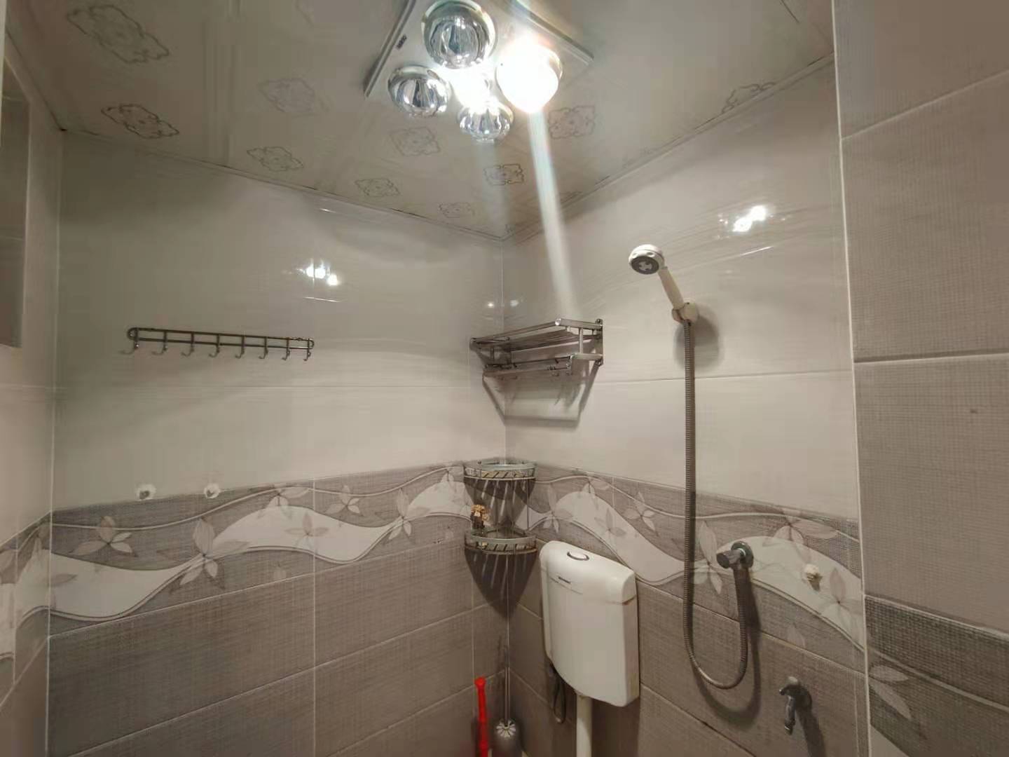 南湖春天 1室1厅1卫 1600.0元/月 南湖春天 1室1厅1卫 1600.0元/月室内图