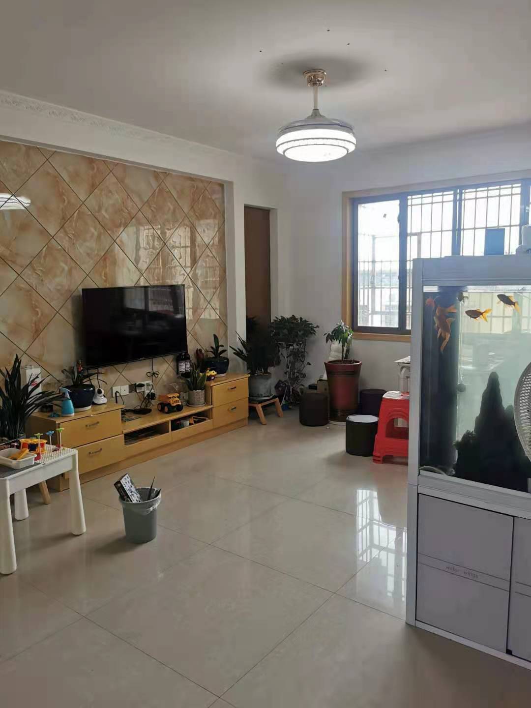 城南壹号  3室2厅2卫    69.8万 城南壹号  3室2厅2卫    69.8万客厅