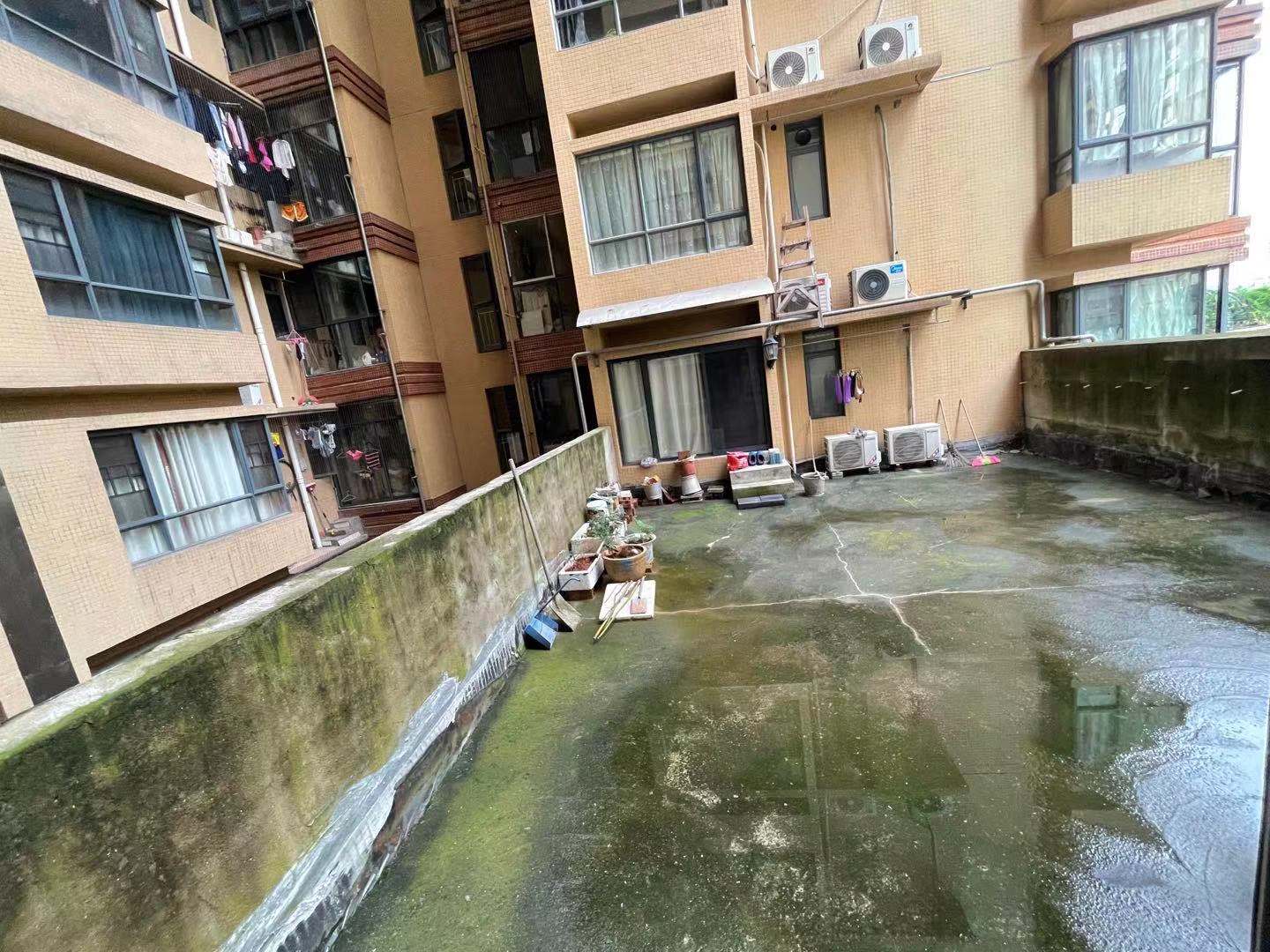 珠江愉景南苑（一、二、三、四期）  3室2厅1卫   55.80万客厅