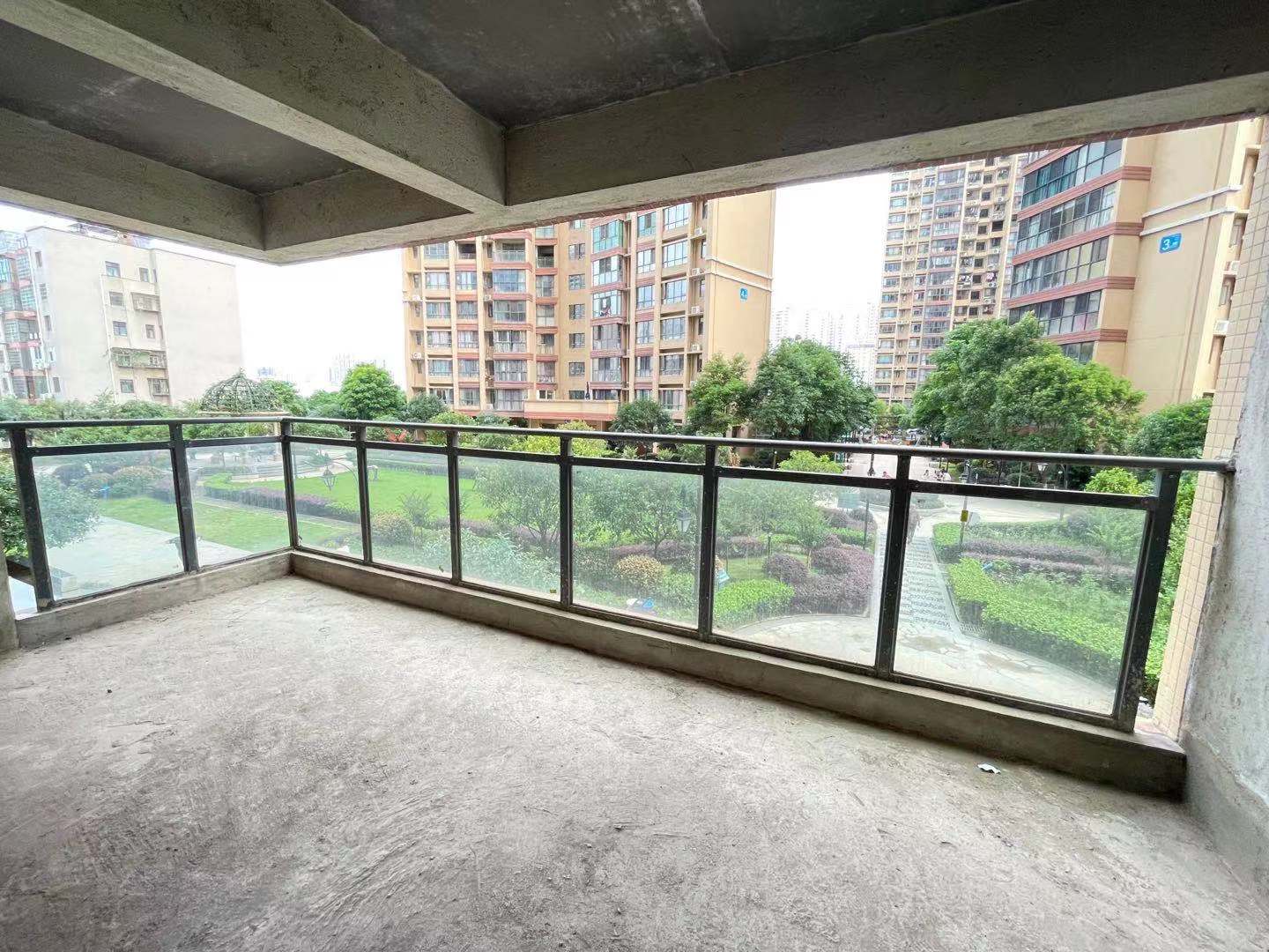珠江愉景南苑（一、二、三、四期）  3室2厅1卫   55.80万客厅