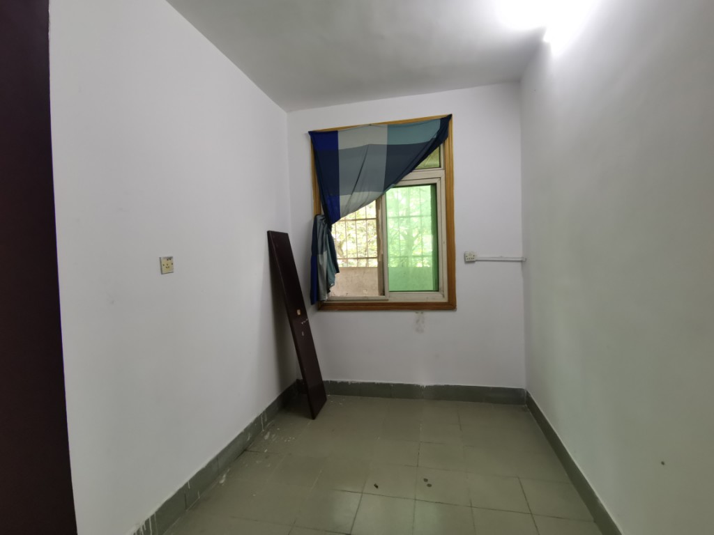 东二环黄兴医院宿舍(长峰医院宿舍、湘城医院) 3室1厅1卫 1400.0元/月 东二环黄兴医院宿舍(长峰医院宿舍、湘城医院) 3室1厅1卫 1400.0元/月室内图