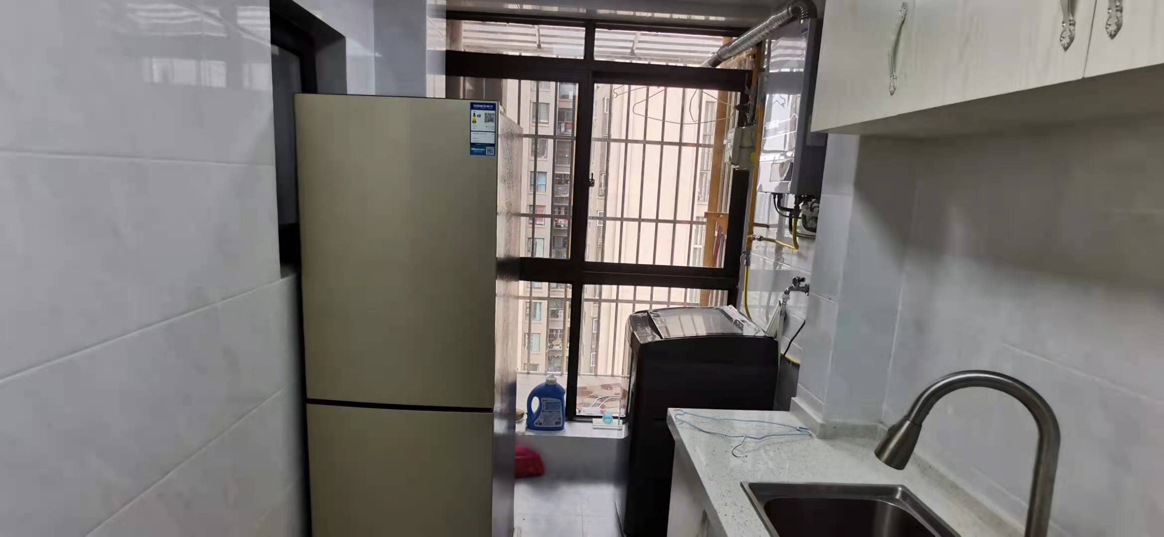 南湖逸家  3室2厅1卫    2400.0元/月 南湖逸家  3室2厅1卫    2400.0元/月室内图