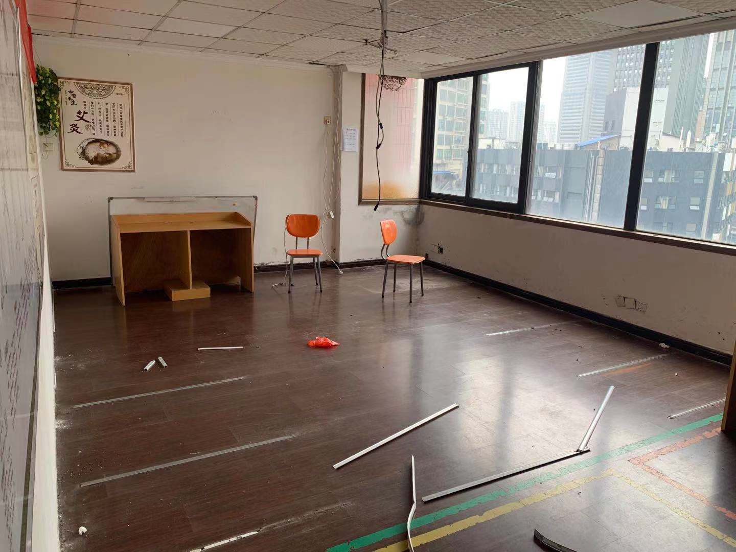 新富城 3室1厅0卫 3100.0元/月 新富城 3室1厅0卫 3100.0元/月室内图