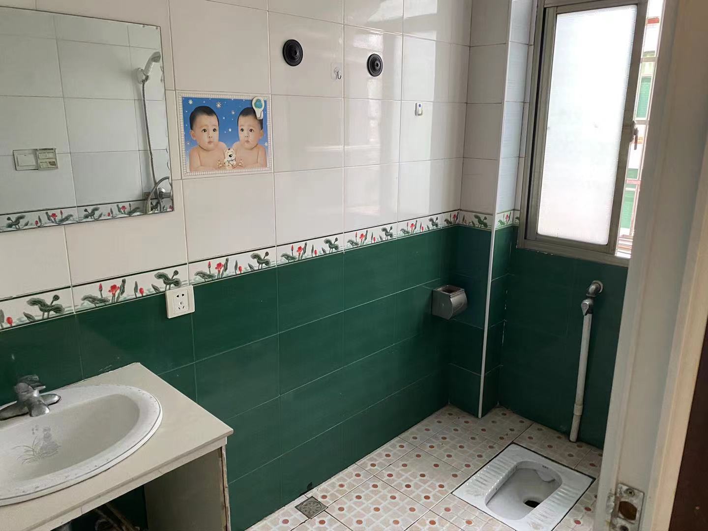 羊舞岭小区  4室2厅3卫   1650.00元/月室内图