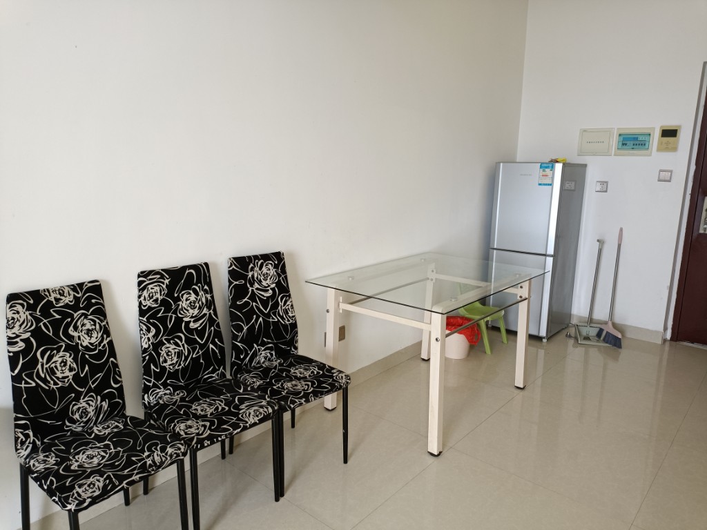 明兴翰苑一期  1室1厅1卫   1200.00元/月室内图