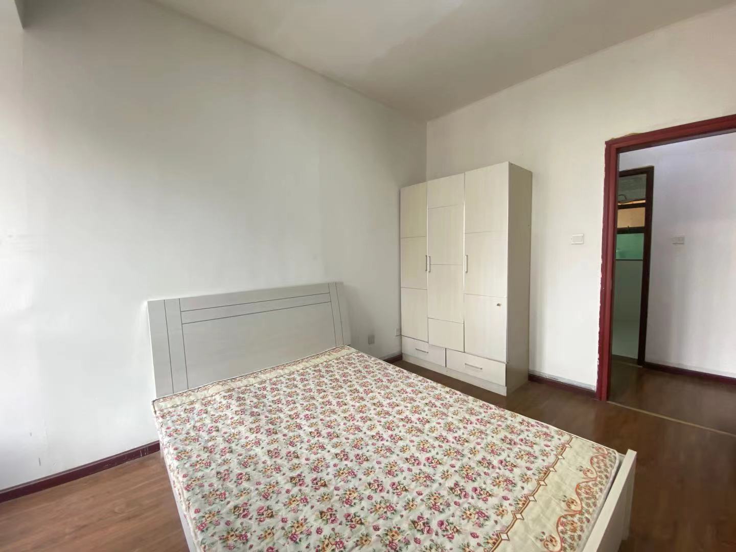 远大中央公园一期  2室2厅1卫    2000.0元/月室内图