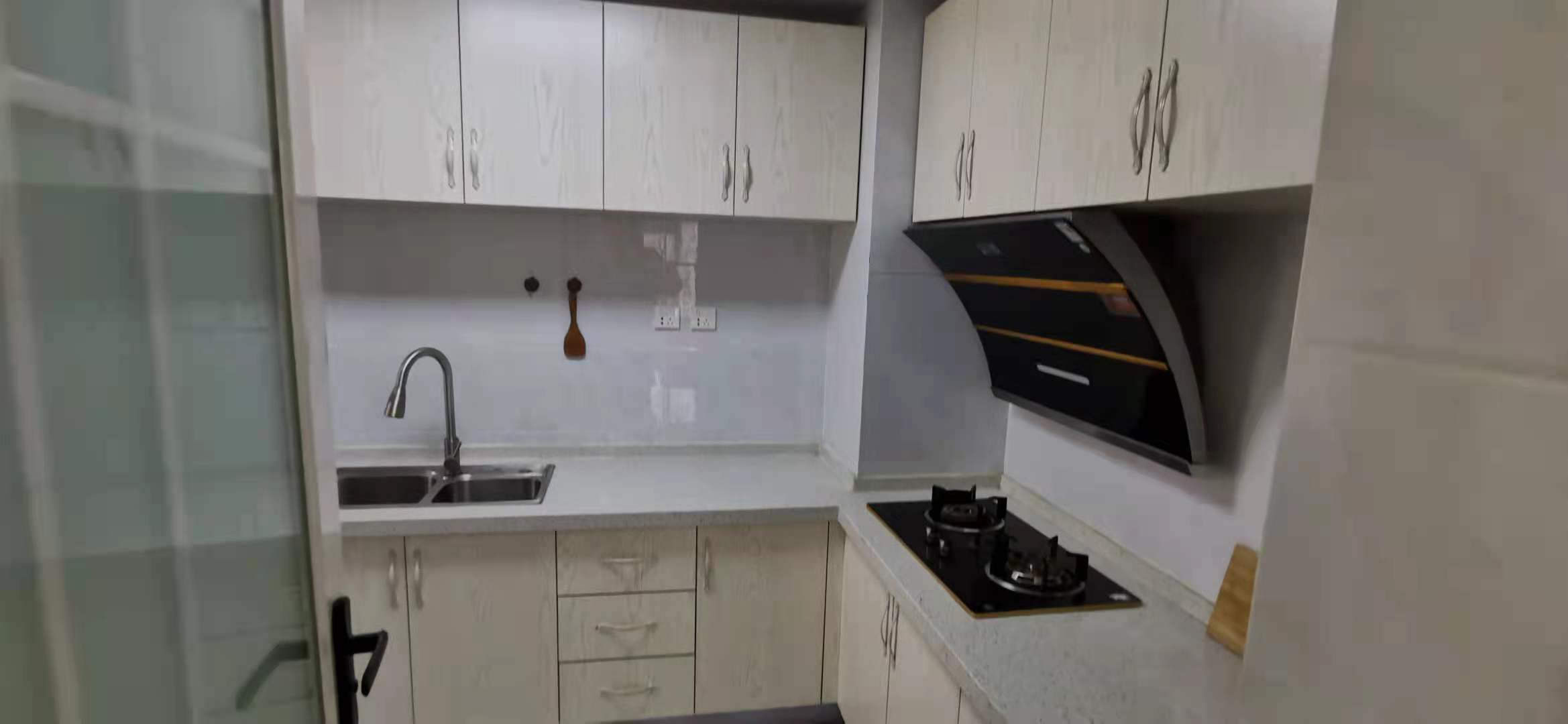 南湖逸家  3室2厅1卫    2400.0元/月 南湖逸家  3室2厅1卫    2400.0元/月室内图