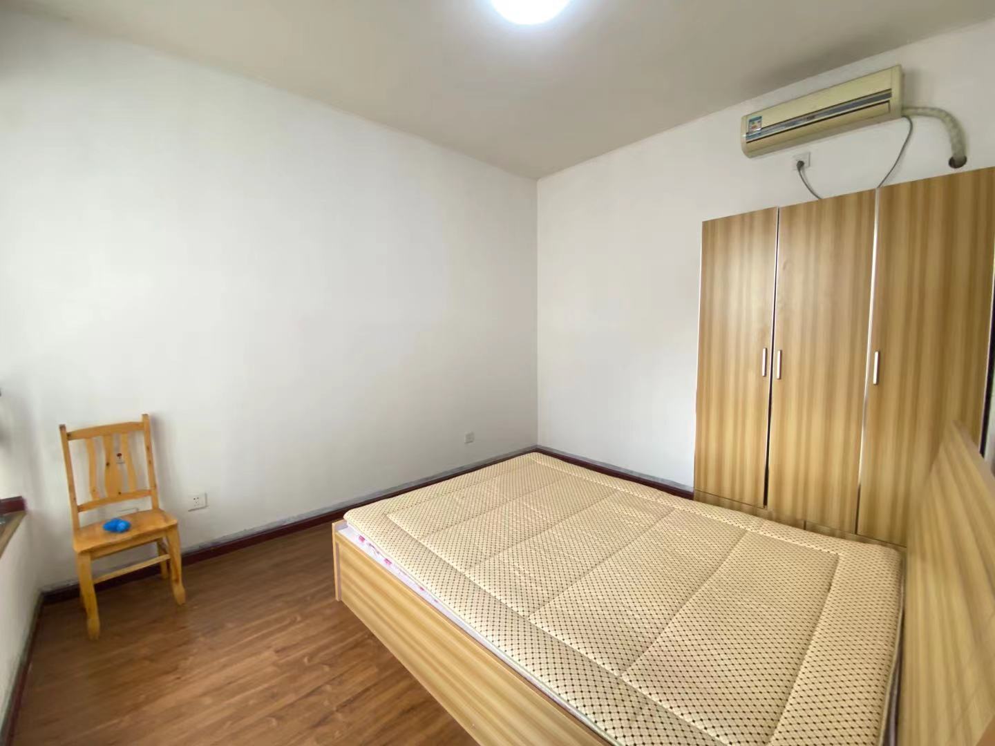 远大中央公园一期  2室2厅1卫    2000.0元/月室内图