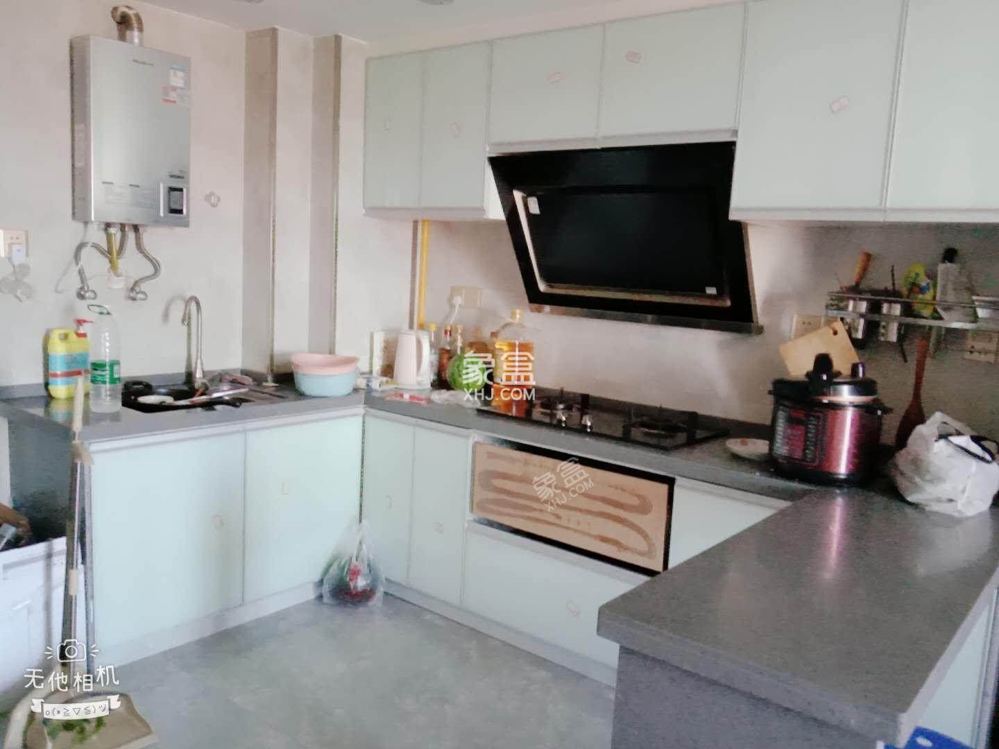 香格里拉 2室2厅1卫 1800.0元/月 香格里拉 2室2厅1卫 1800.0元/月室内图