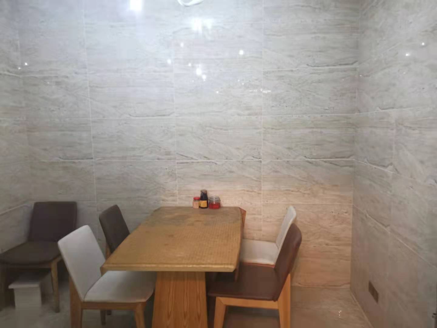 金域半岛 2室2厅2卫 2200.0元/月 金域半岛 2室2厅2卫 2200.0元/月室内图