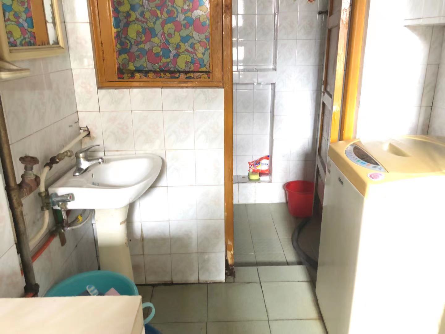 中医院宿舍  2室2厅1卫    1100.0元/月 中医院宿舍  2室2厅1卫    1100.0元/月室内图