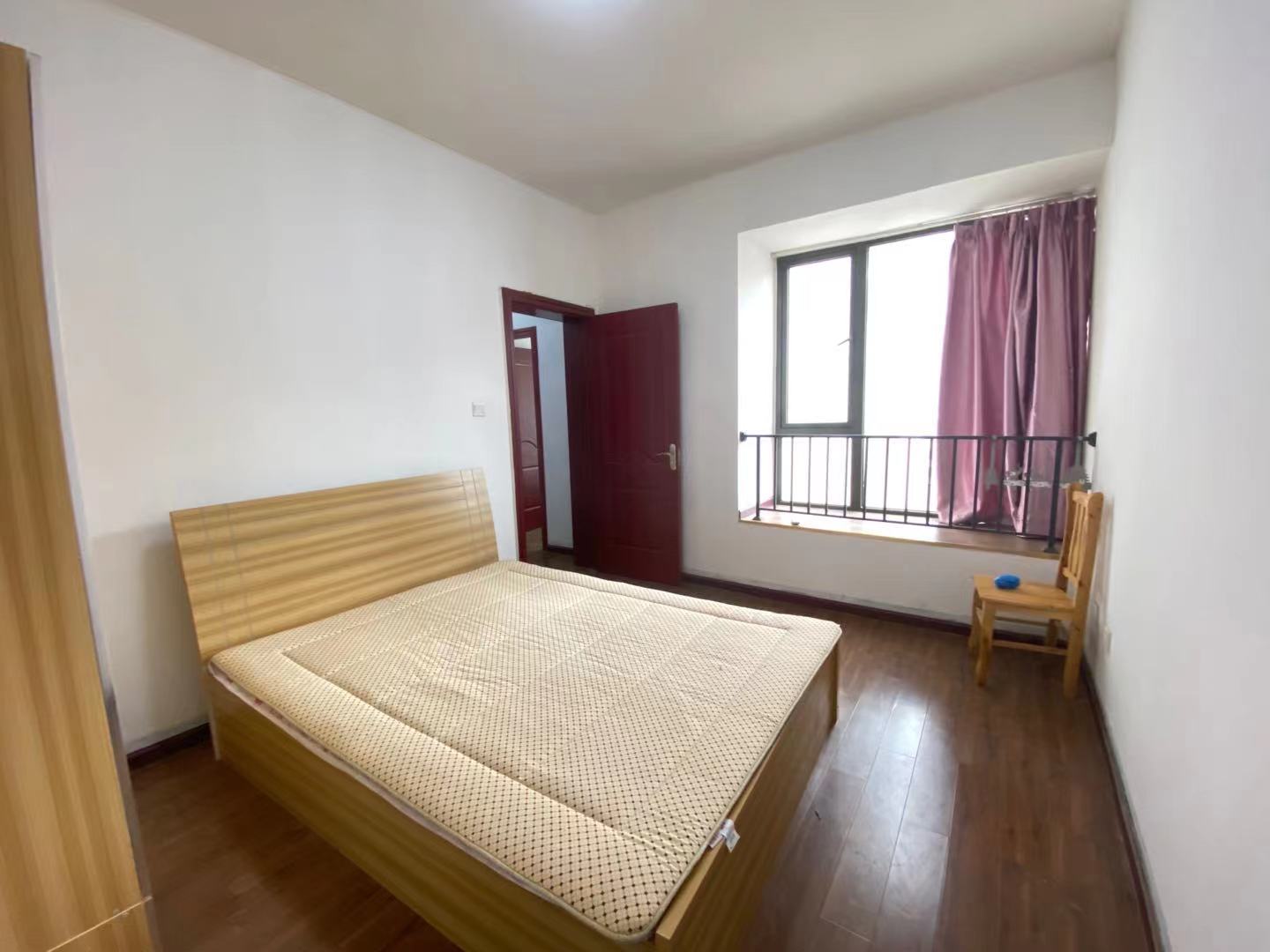 远大中央公园一期  2室2厅1卫    2000.0元/月室内图