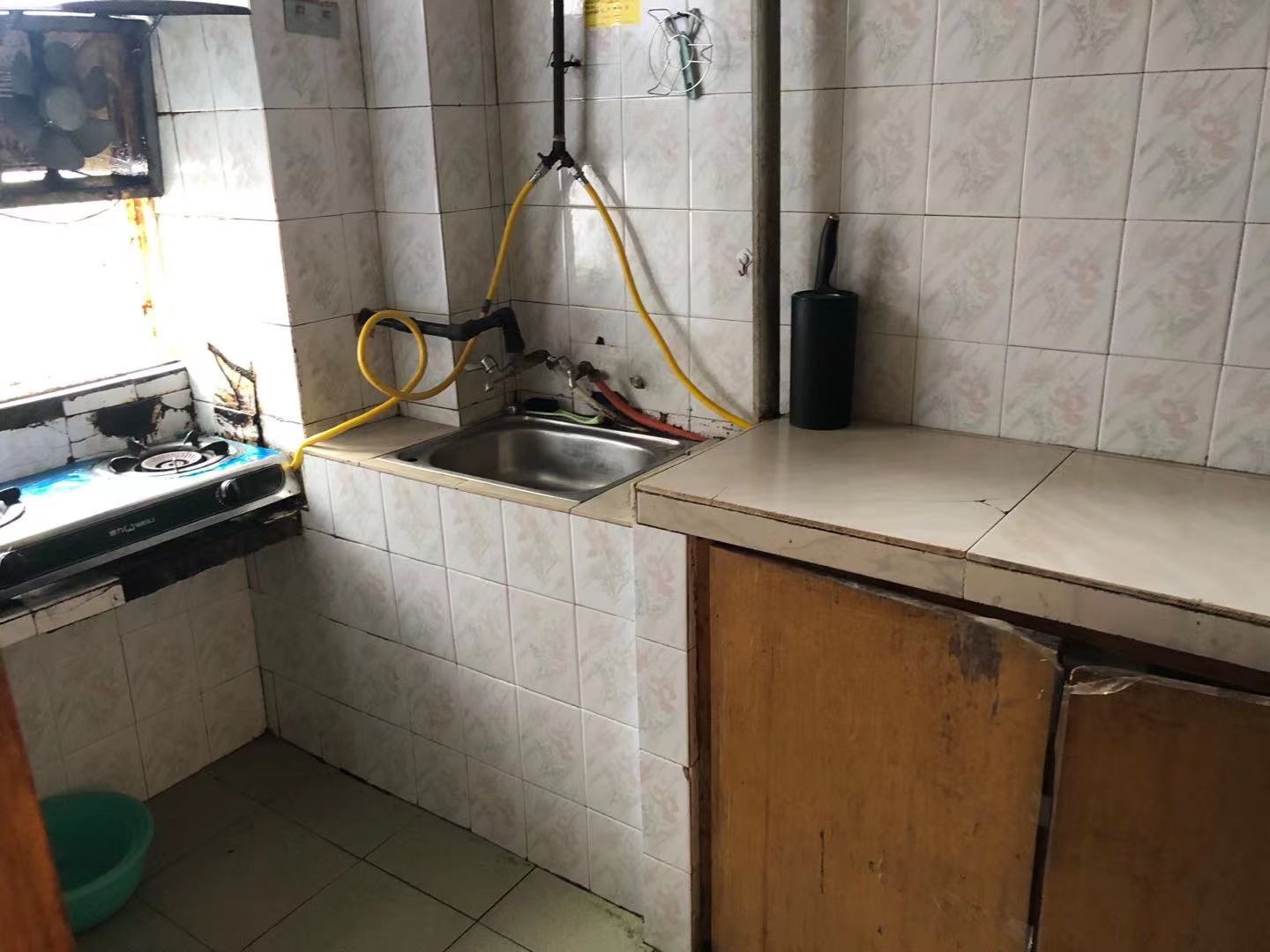 中医院宿舍  2室2厅1卫    1100.0元/月 中医院宿舍  2室2厅1卫    1100.0元/月室内图