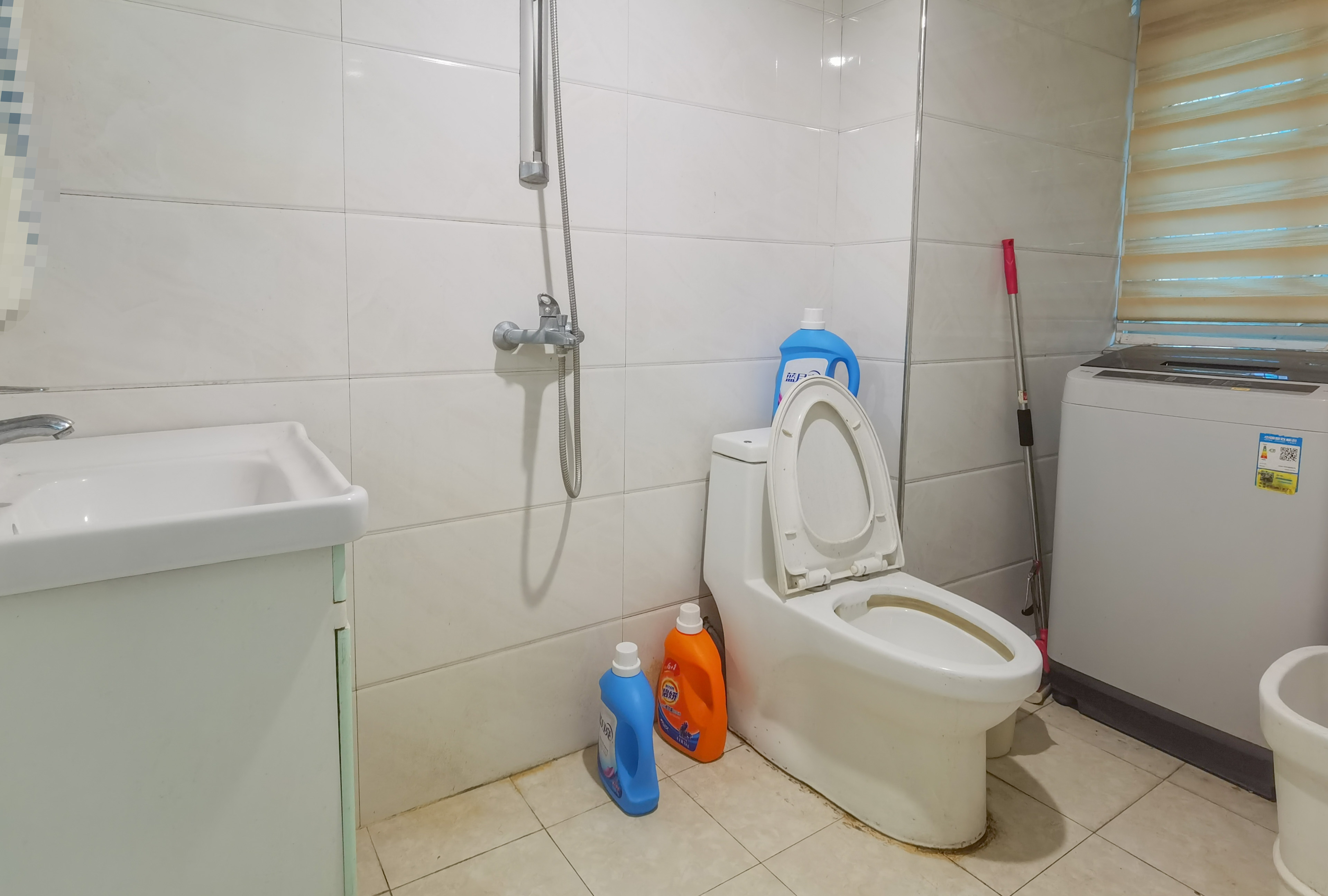 杉塘路散盘 2室2厅1卫 33.0万 杉塘路散盘 2室2厅1卫 33.0万客厅