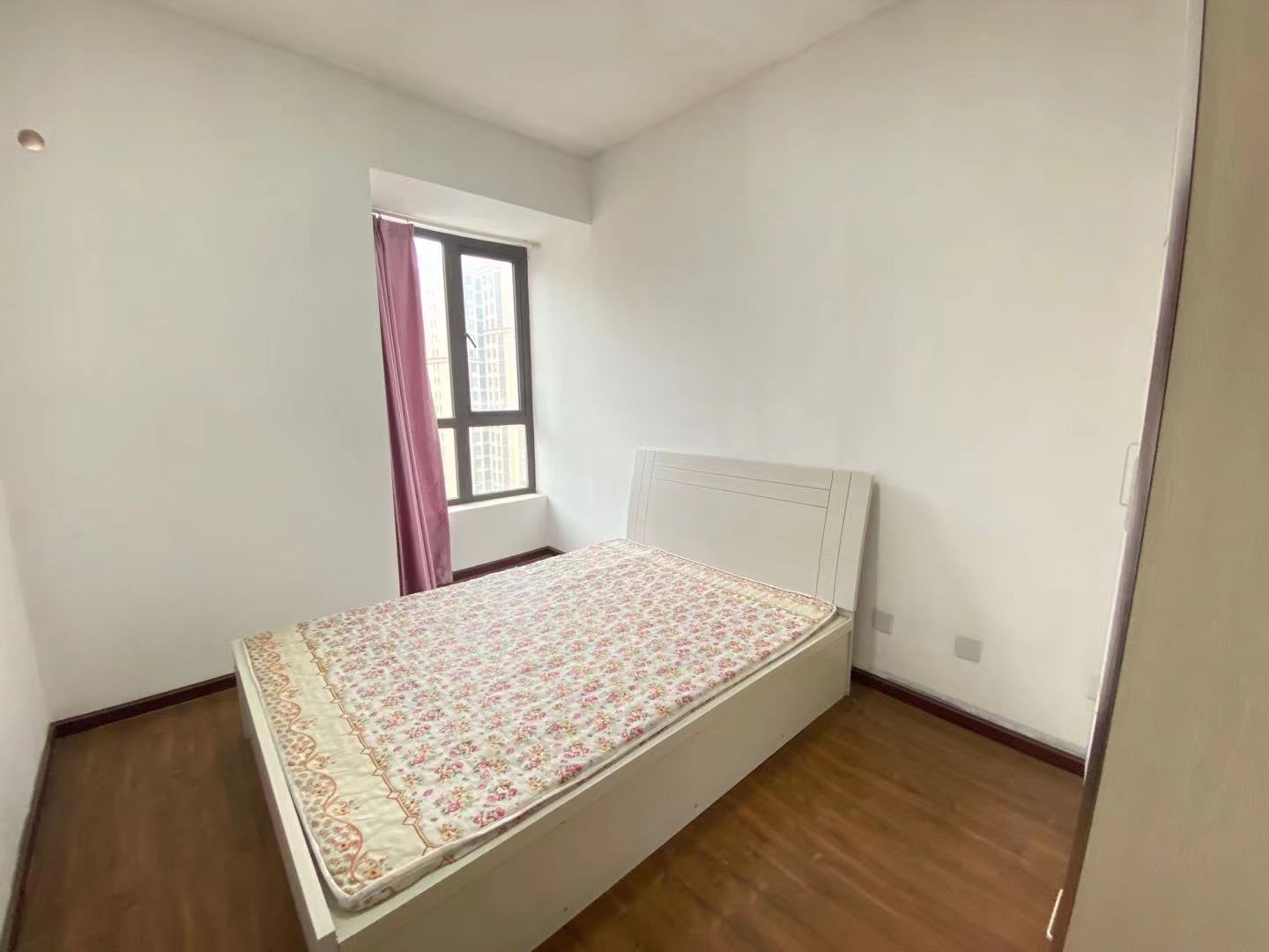 远大中央公园一期  2室2厅1卫    2000.0元/月室内图