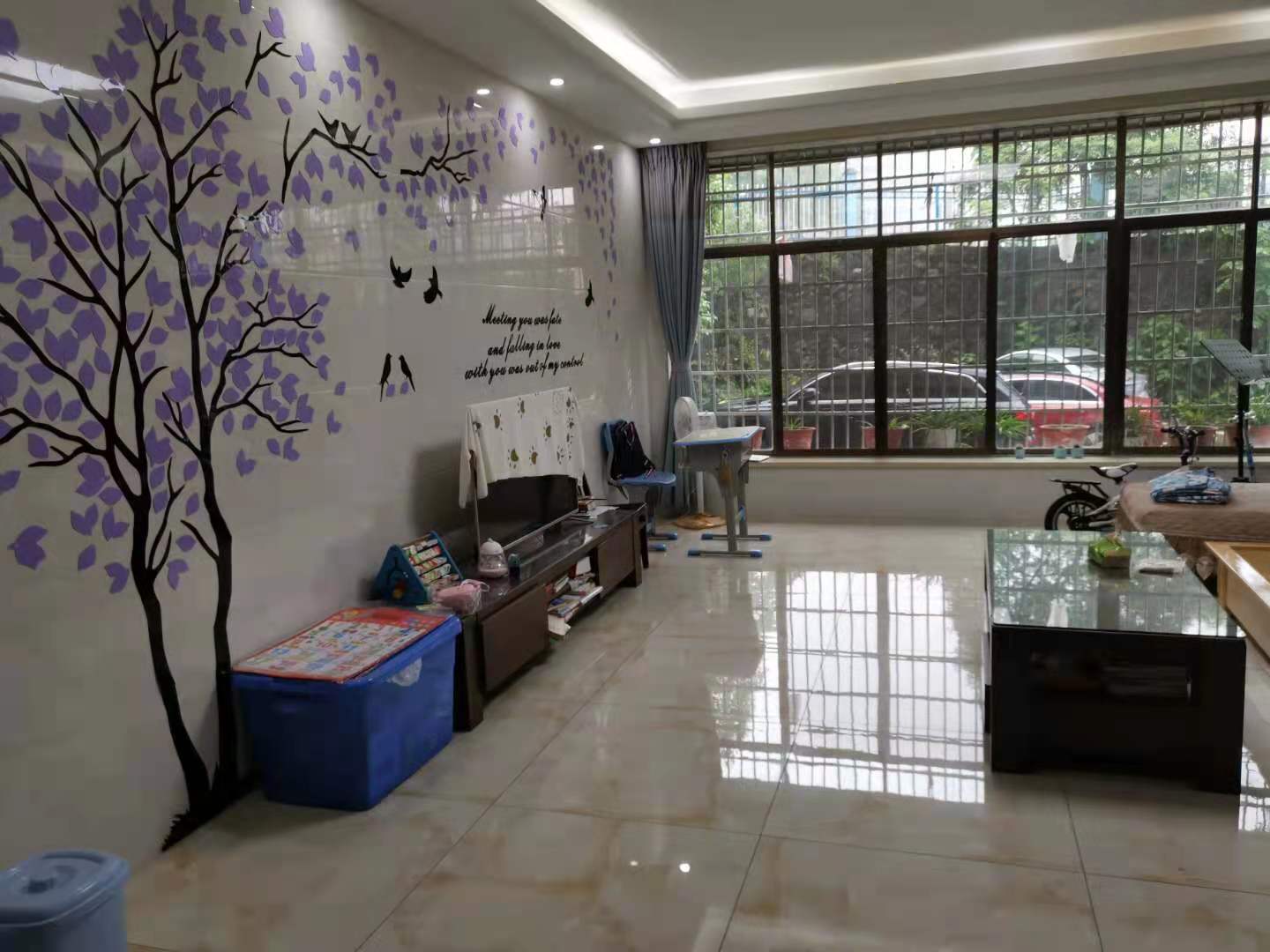 梓山苑小区 3室2厅2卫 82.8万 梓山苑小区 3室2厅2卫 82.8万客厅