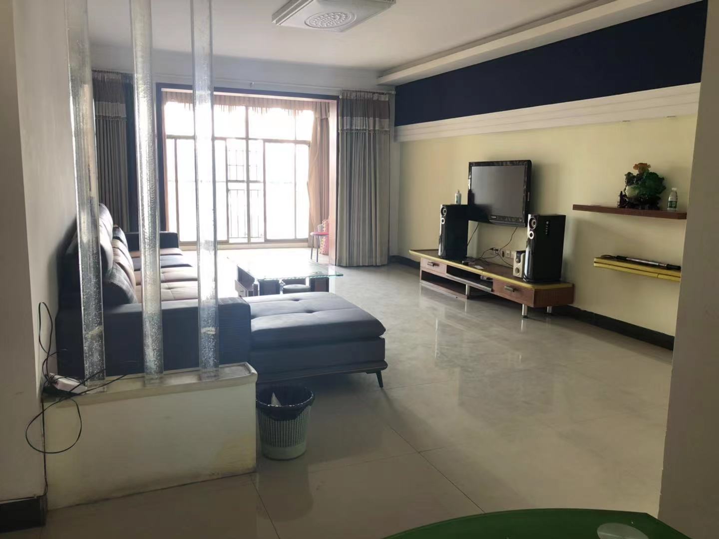 加州阳光小区(吉星阳光) 4室2厅2卫 2200.0元/月 加州阳光小区(吉星阳光) 4室2厅2卫 2200.0元/月室内图