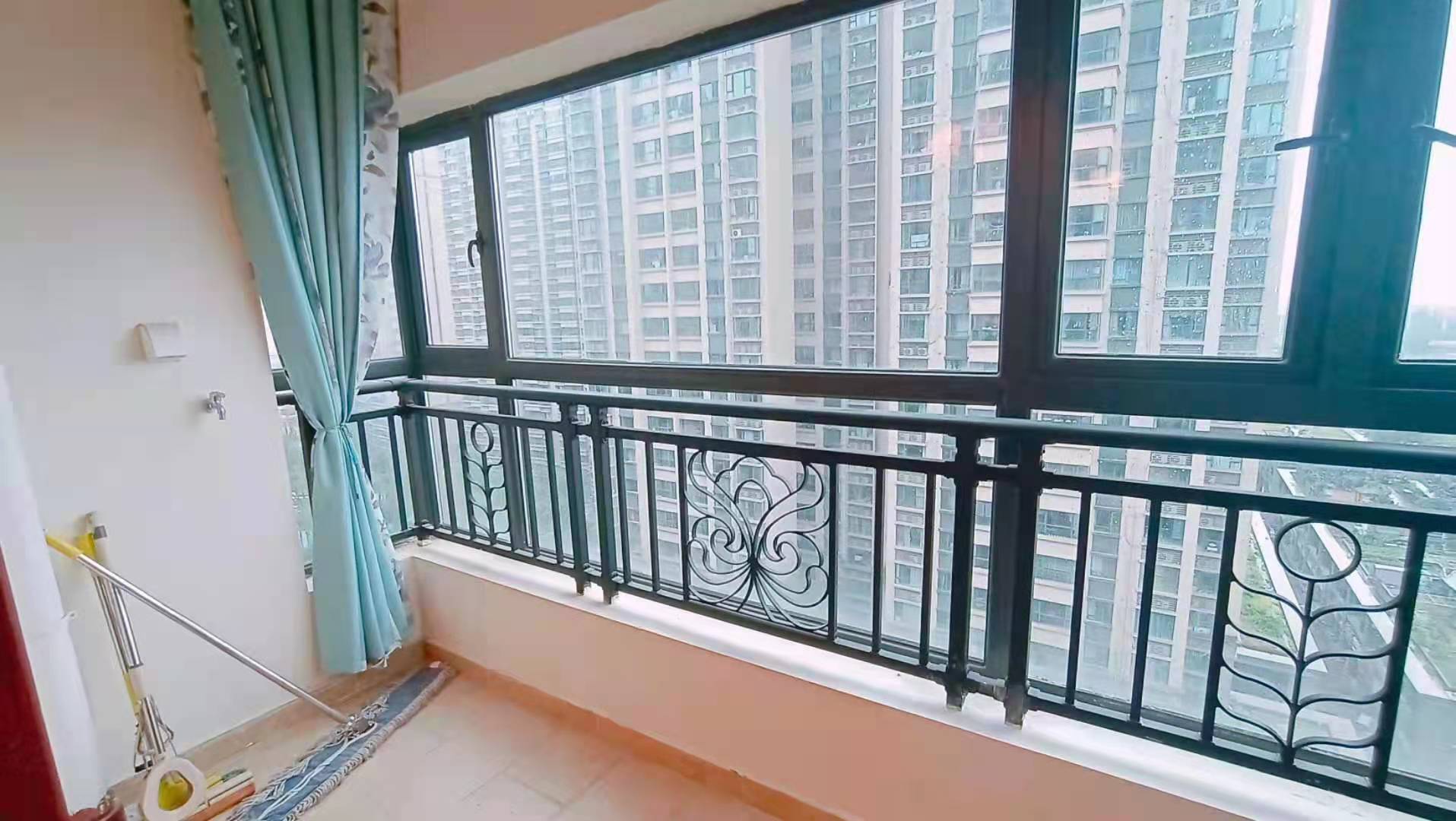 步行街土产公司宿舍 3室2厅2卫 2100.0元/月 步行街土产公司宿舍 3室2厅2卫 2100.0元/月室内图