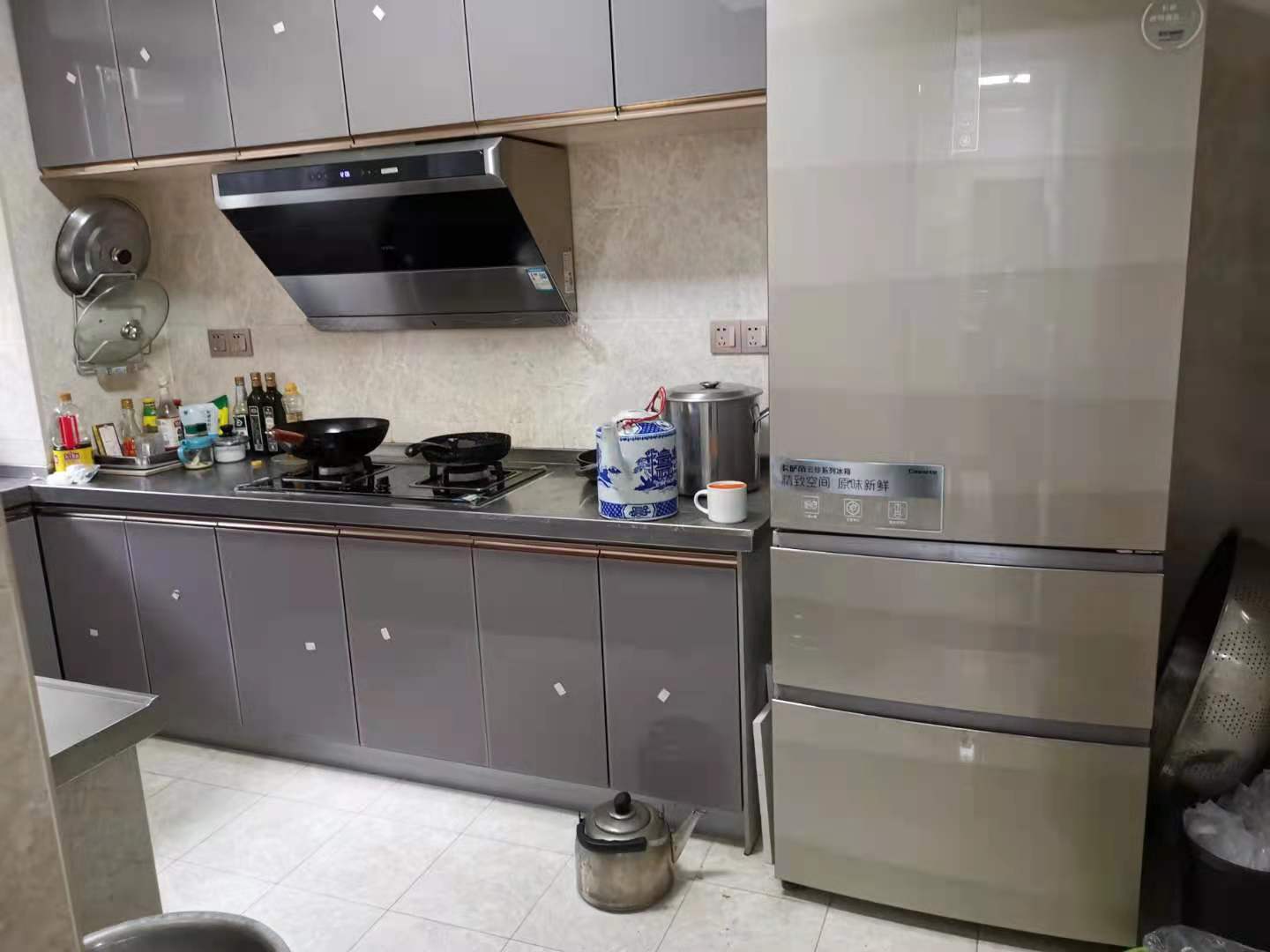 梓山苑小区 3室2厅2卫 82.8万 梓山苑小区 3室2厅2卫 82.8万客厅