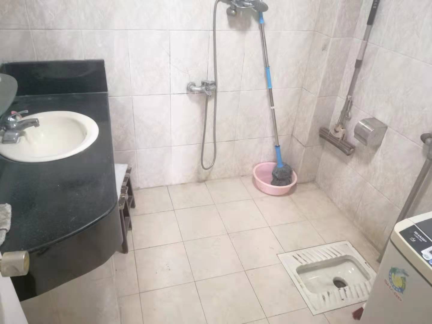 步行街土产公司宿舍 3室2厅2卫 2100.0元/月 步行街土产公司宿舍 3室2厅2卫 2100.0元/月室内图