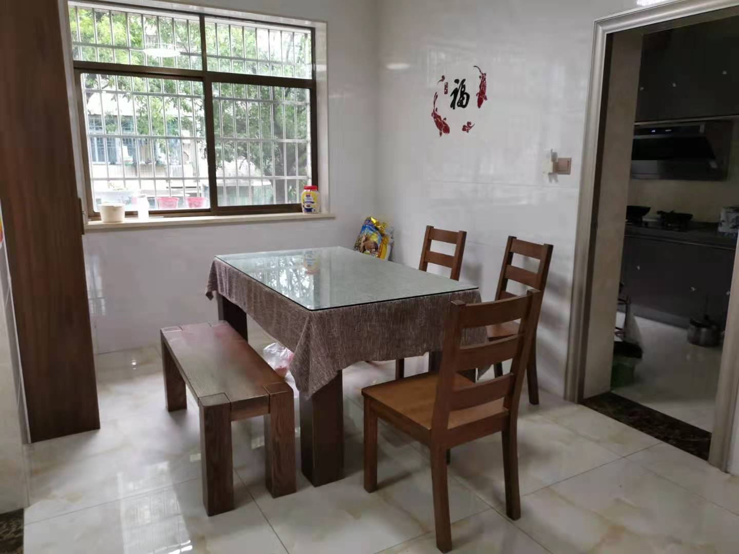 梓山苑小区 3室2厅2卫 82.8万 梓山苑小区 3室2厅2卫 82.8万客厅