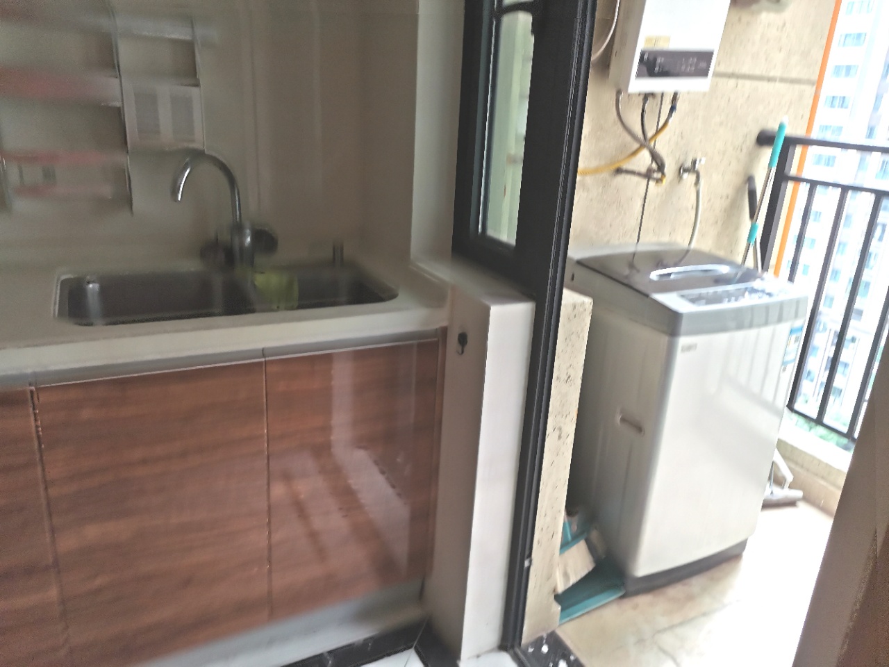 中信城右岸 3室1厅1卫 2700.0元/月 中信城右岸 3室1厅1卫 2700.0元/月室内图