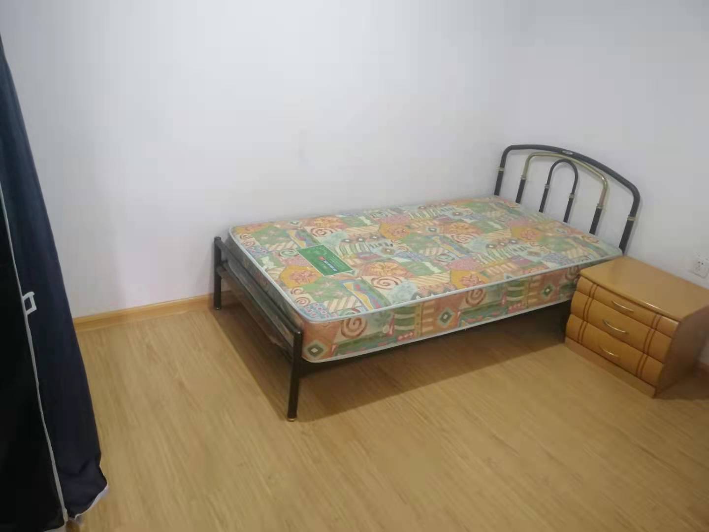 步行街土产公司宿舍 3室2厅2卫 2100.0元/月 步行街土产公司宿舍 3室2厅2卫 2100.0元/月室内图