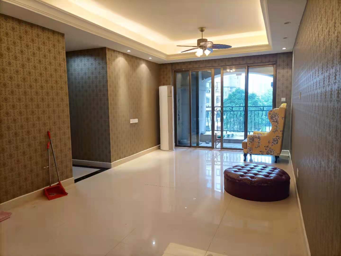 碧桂园 3室2厅1卫 65.0万 碧桂园 3室2厅1卫 65.0万客厅