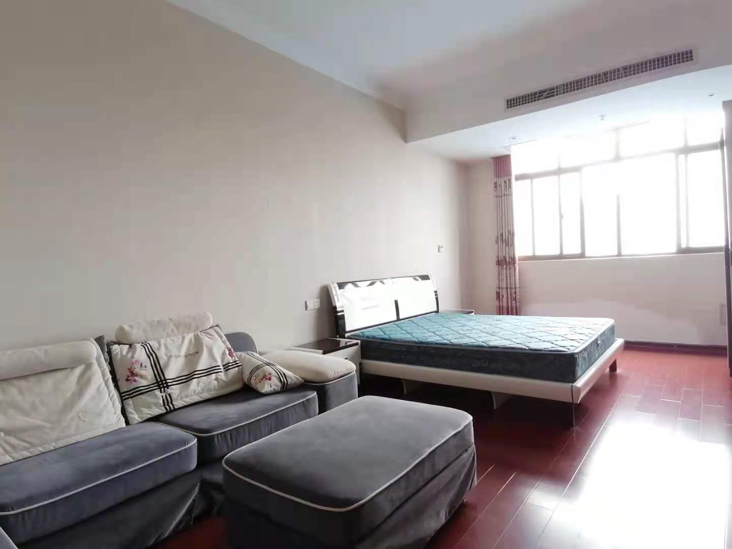 西湖公寓  1室1厅1卫    1100.0元/月 西湖公寓  1室1厅1卫    1100.0元/月室内图