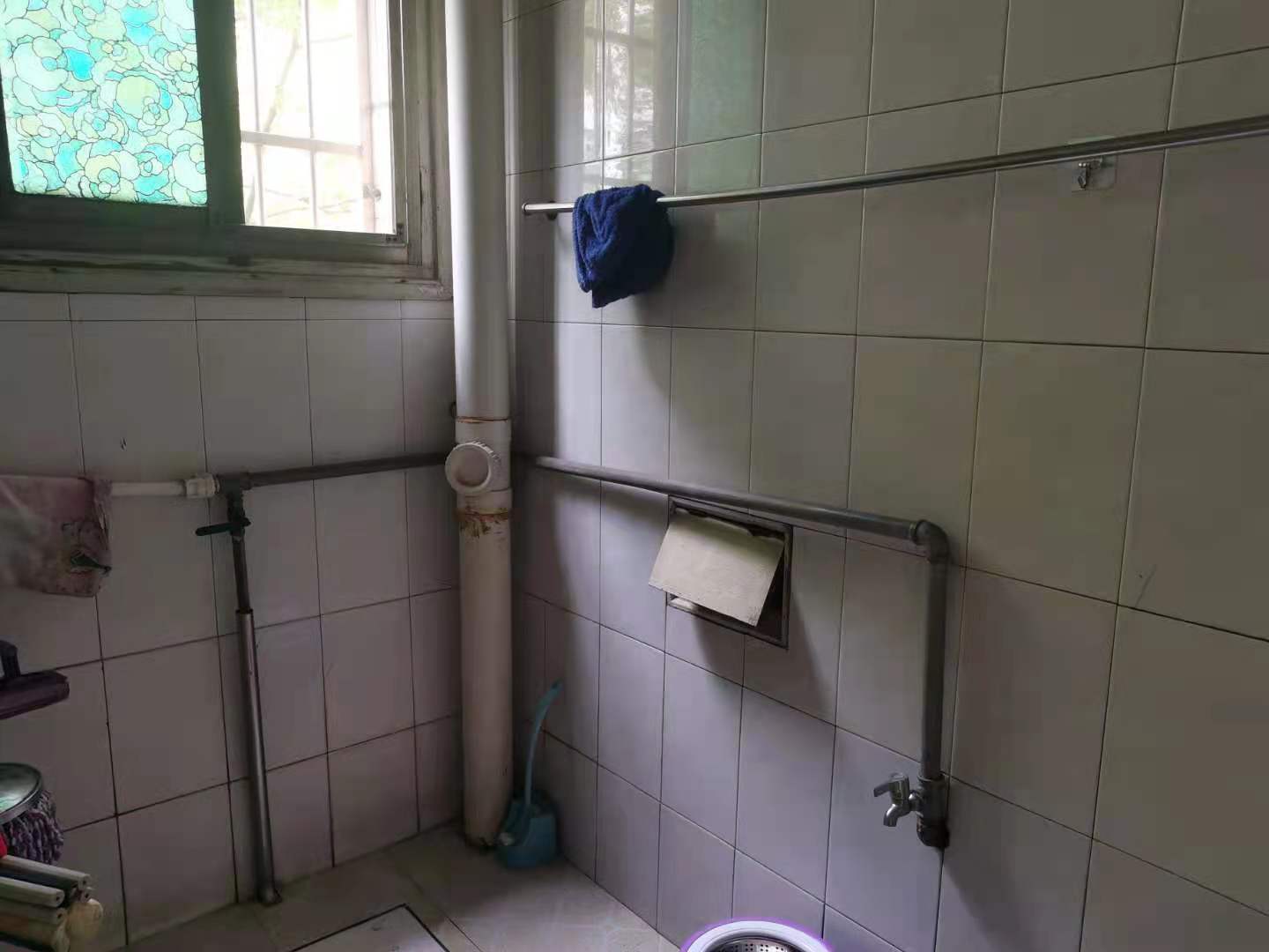 赫山区国税局家属楼  3室2厅2卫    1600.0元/月 赫山区国税局家属楼  3室2厅2卫    1600.0元/月室内图