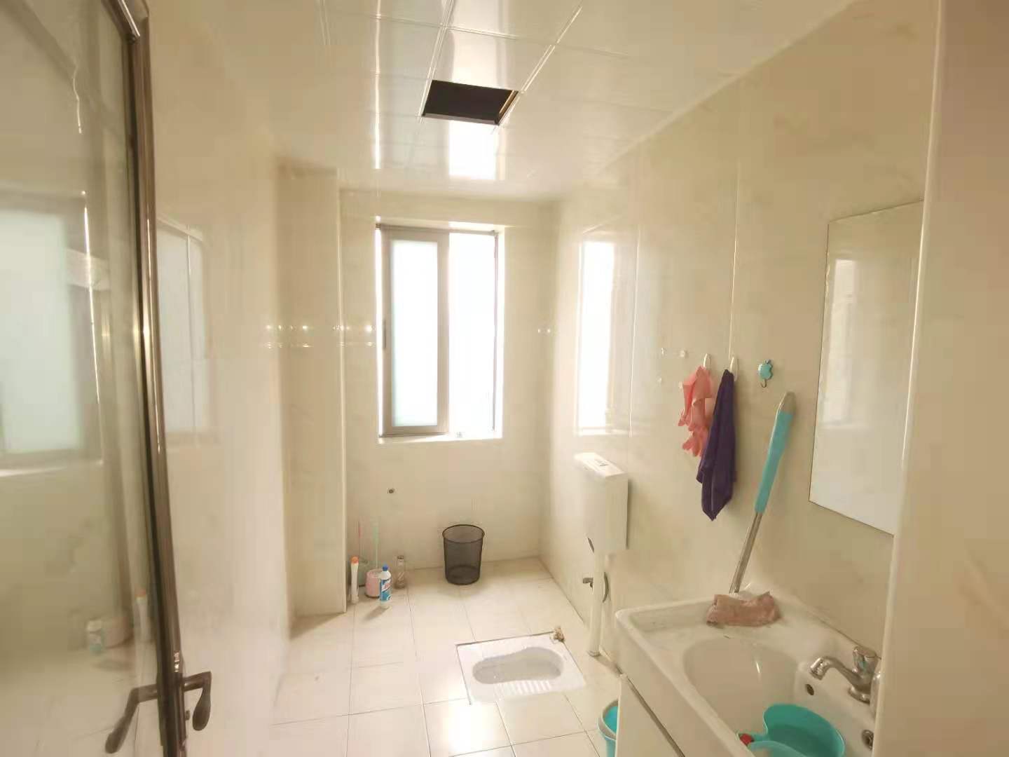 潮宗御苑  4室2廳2衛(wèi)    8500.0元/月室內(nèi)圖