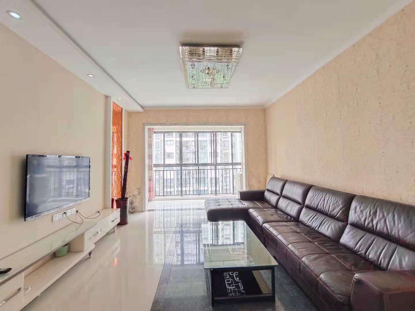 愉景湾东域  3室2厅1卫   2000.00元/月室内图