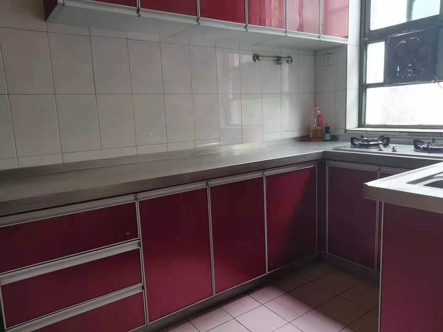 赫山区国税局家属楼  3室2厅2卫    1600.0元/月 赫山区国税局家属楼  3室2厅2卫    1600.0元/月室内图