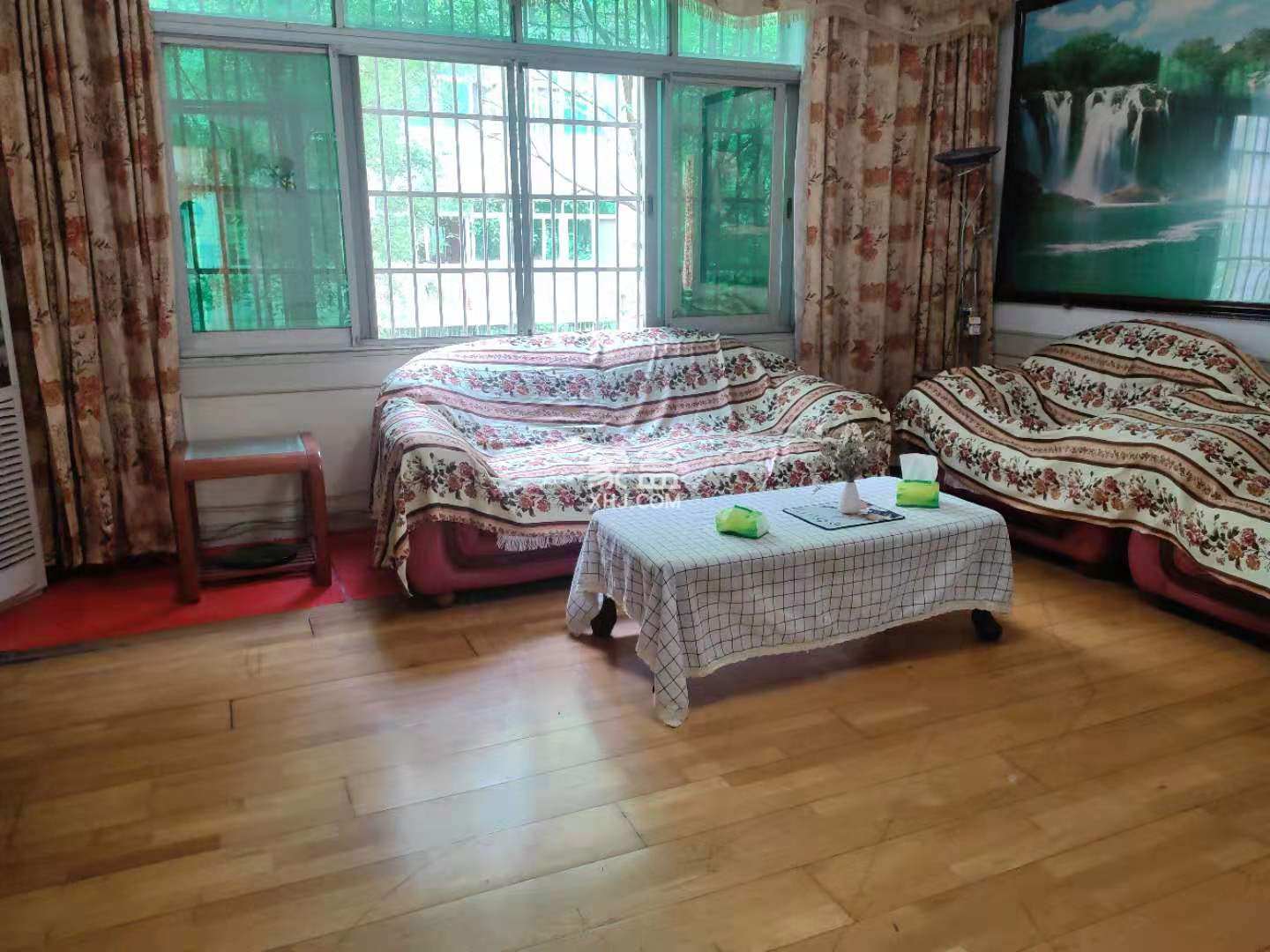 赫山区国税局家属楼  3室2厅2卫    1600.0元/月 赫山区国税局家属楼  3室2厅2卫    1600.0元/月室内图