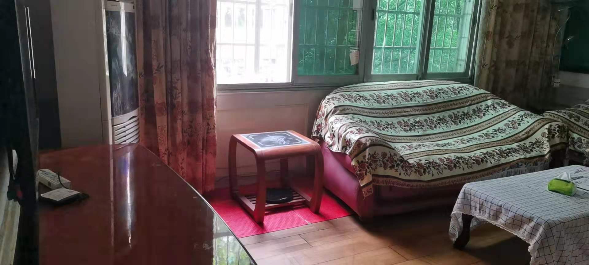 赫山区国税局家属楼  3室2厅2卫    1600.0元/月 赫山区国税局家属楼  3室2厅2卫    1600.0元/月室内图