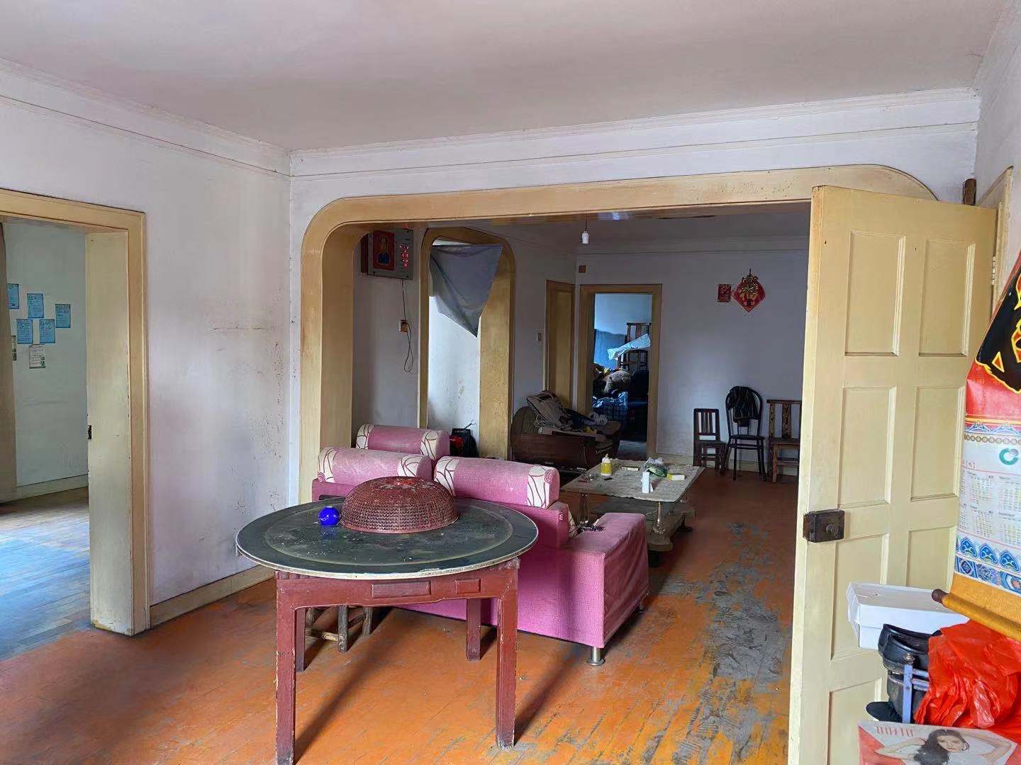 杨家湾小区 4室2厅2卫 1200.0元/月 杨家湾小区 4室2厅2卫 1200.0元/月室内图