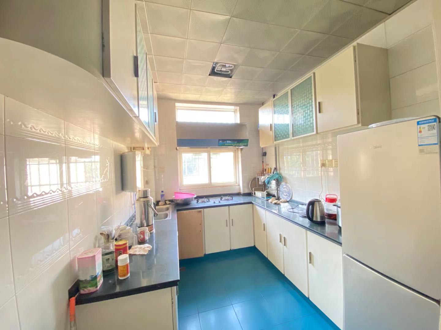 先锋小区 3室2厅1卫 1600.0元/月 先锋小区 3室2厅1卫 1600.0元/月室内图