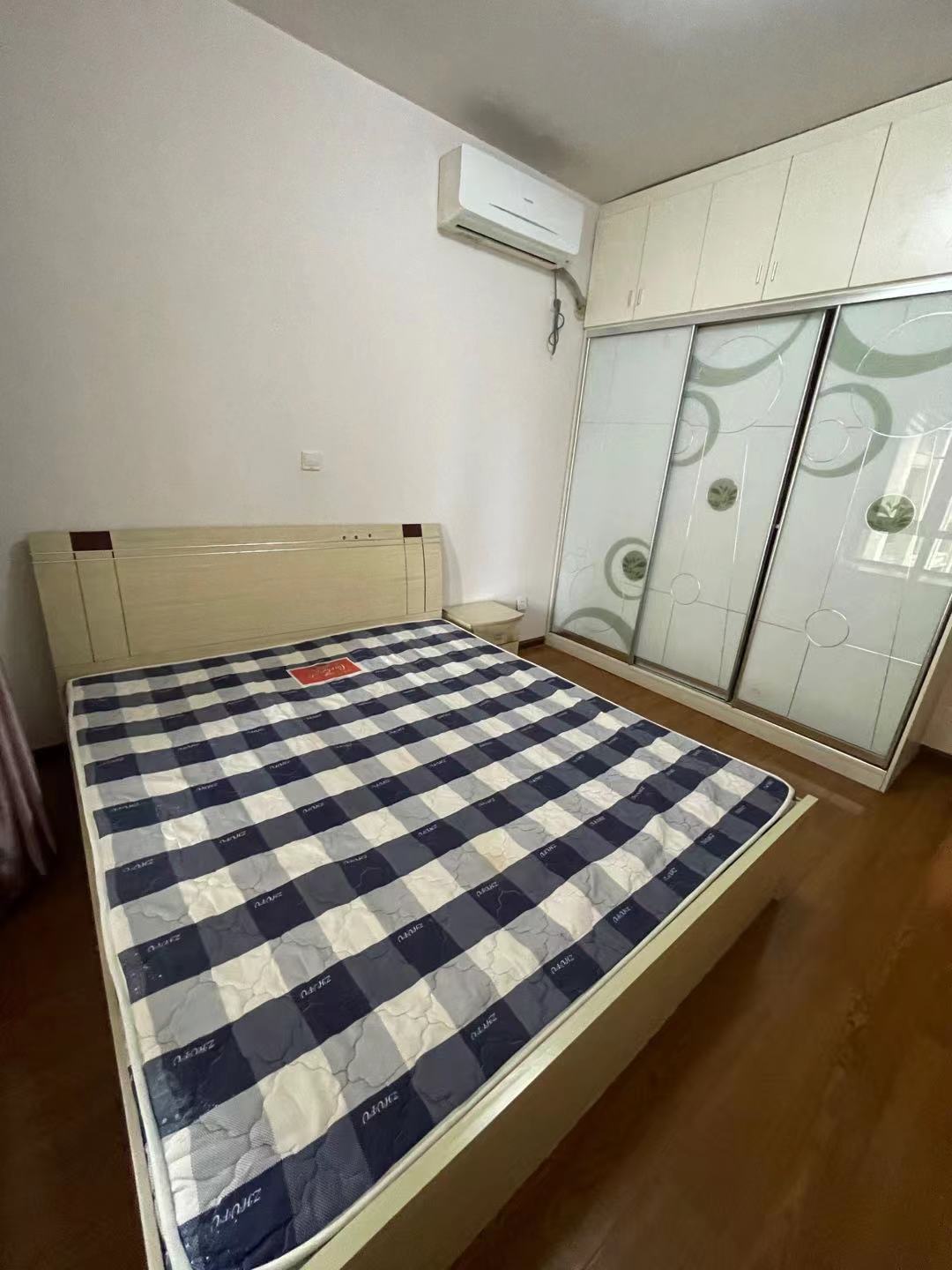 南湖国际4期 2室1厅1卫 2500.0元/月 南湖国际4期 2室1厅1卫 2500.0元/月室内图