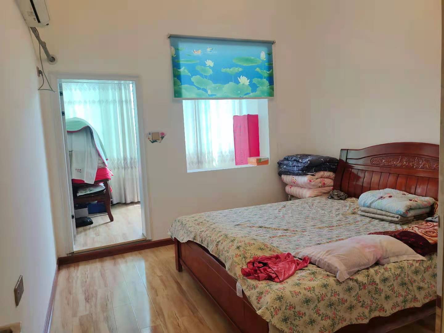 全丰小区  5室2厅3卫    51.8万卫生间