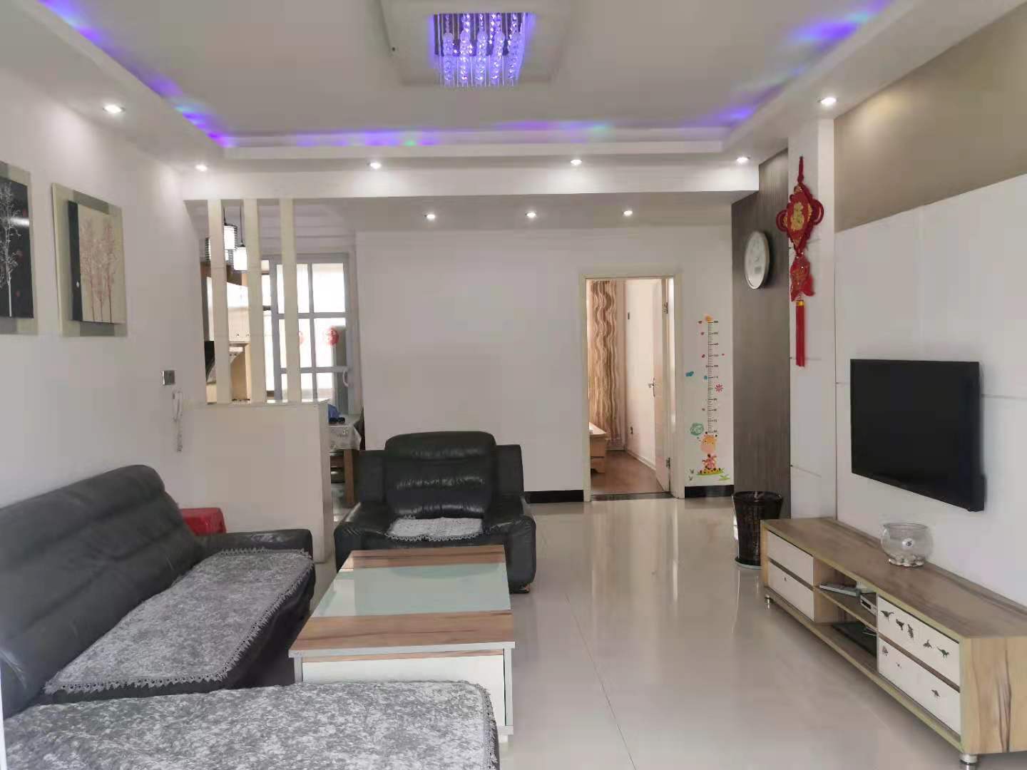 世纪花苑 5室3厅3卫 65.8万 世纪花苑 5室3厅3卫 65.8万客厅