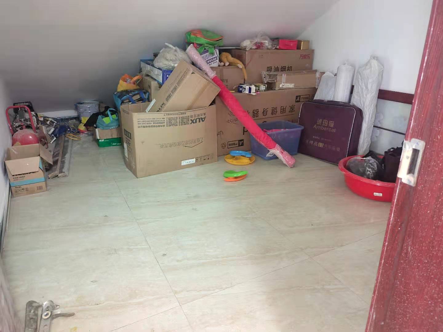 全丰小区  5室2厅3卫    51.8万室内图1