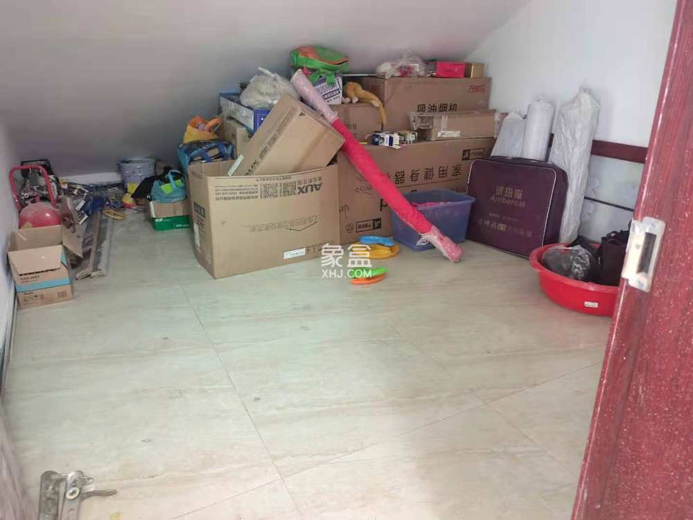 全丰小区  5室2厅3卫    51.8万