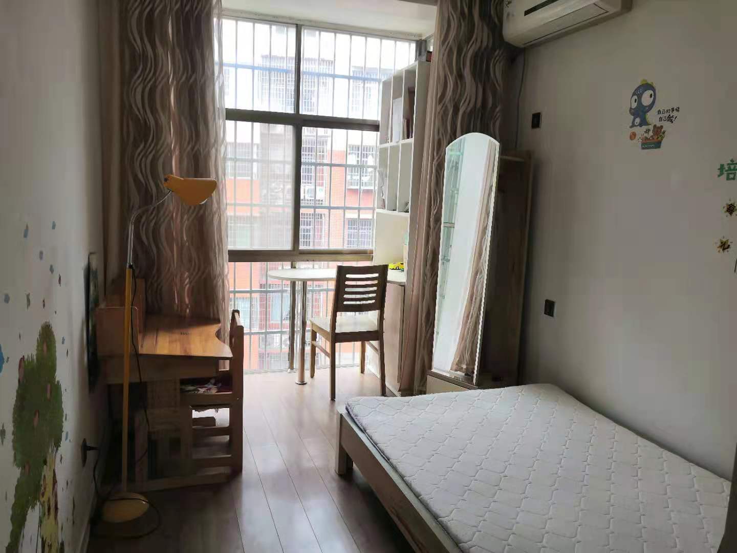 世纪花苑 5室3厅3卫 65.8万 世纪花苑 5室3厅3卫 65.8万卧室