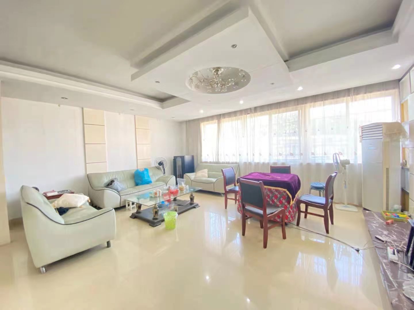 先锋小区 3室2厅1卫 1600.0元/月 先锋小区 3室2厅1卫 1600.0元/月室内图