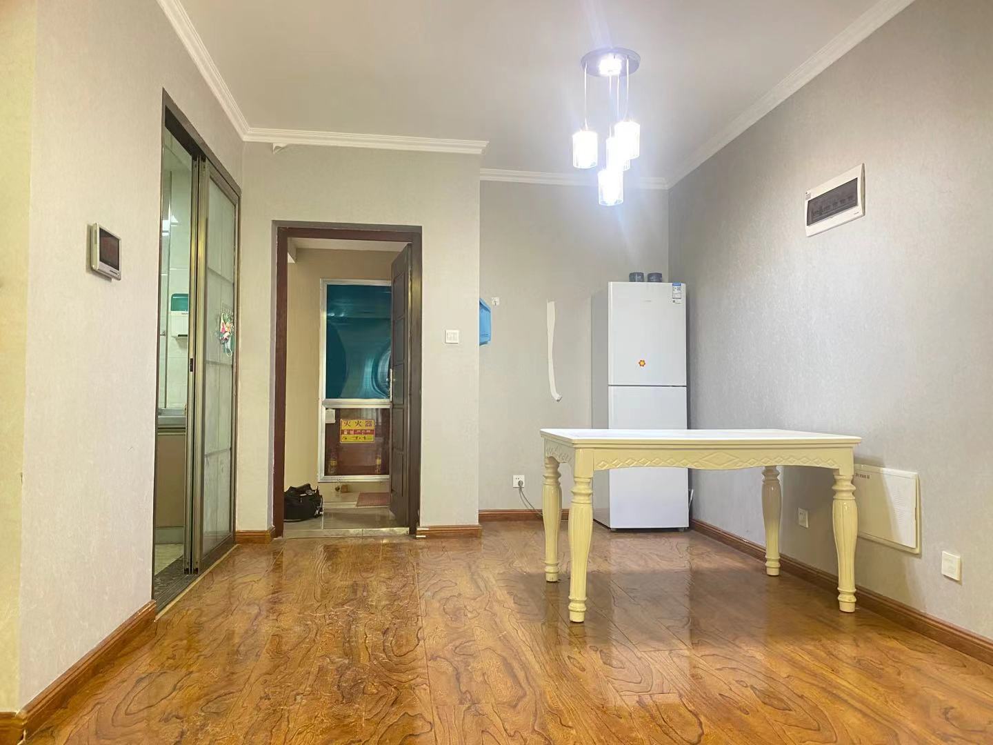 金辉世界城 3室2厅1卫 3500.0元/月 金辉世界城 3室2厅1卫 3500.0元/月室内图