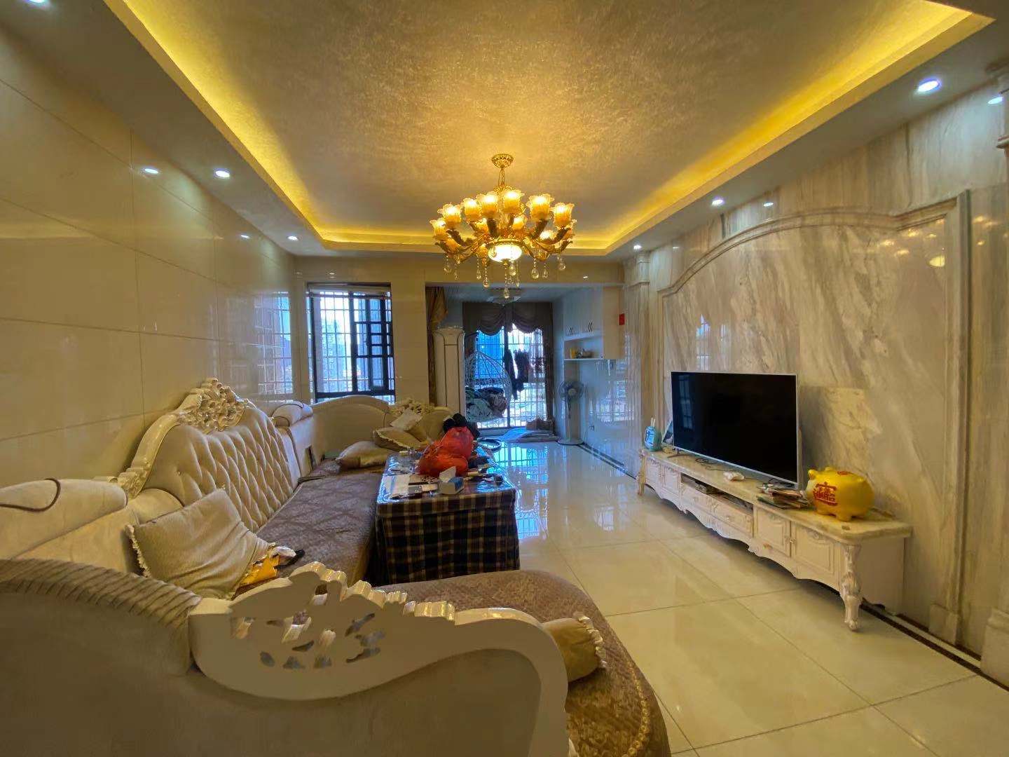 天地人和  3室2厅2卫    74.0万 天地人和  3室2厅2卫    74.0万客厅