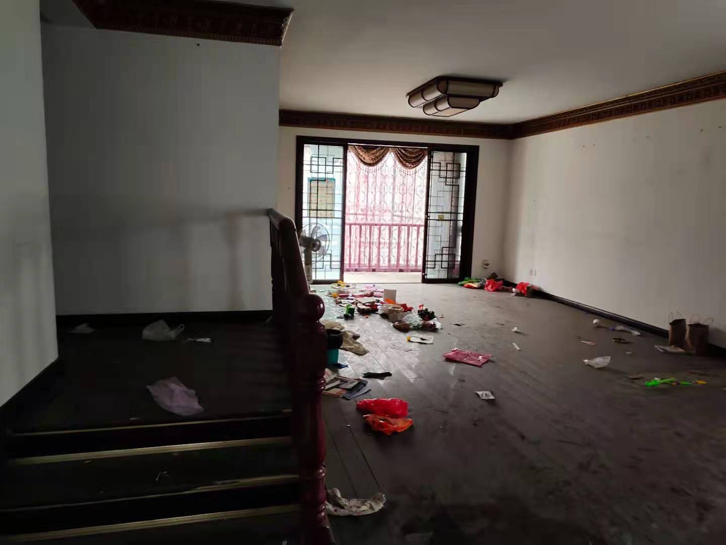 东方豪苑 3室2厅2卫 65.8万 东方豪苑 3室2厅2卫 65.8万客厅