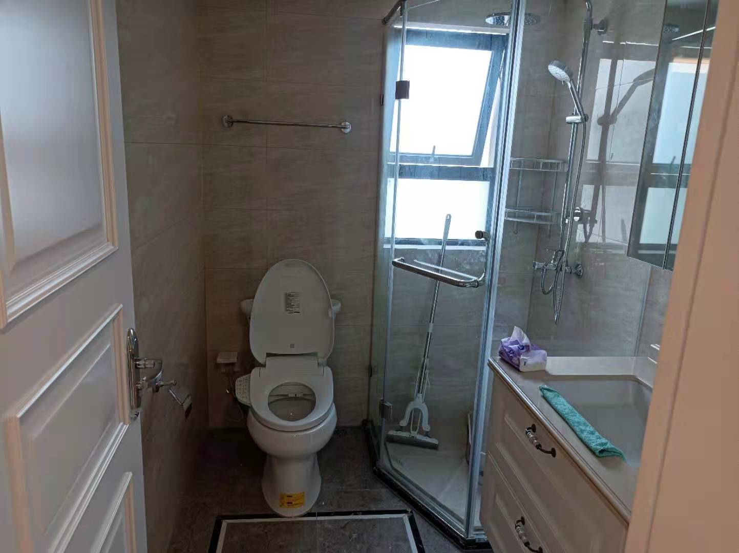 中海锦江城云熙二期  3室1厅1卫    4000.0元/月室内图