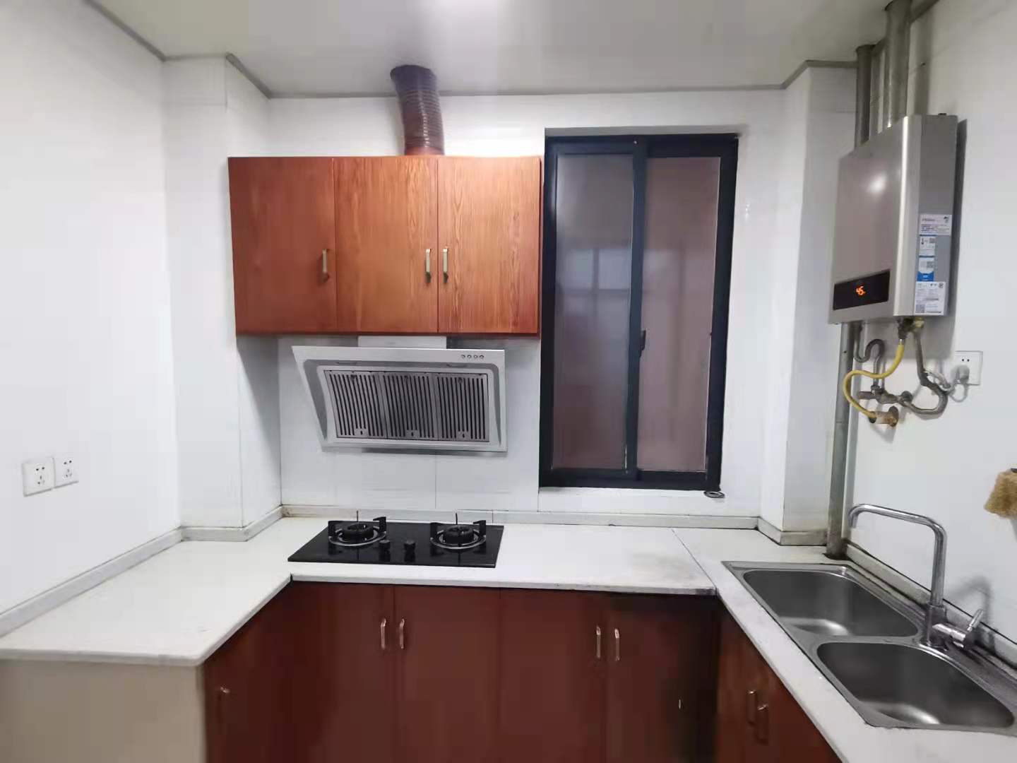 尚格名城香榭丽舍  3室2厅1卫    64.8万 尚格名城香榭丽舍  3室2厅1卫    64.8万客厅