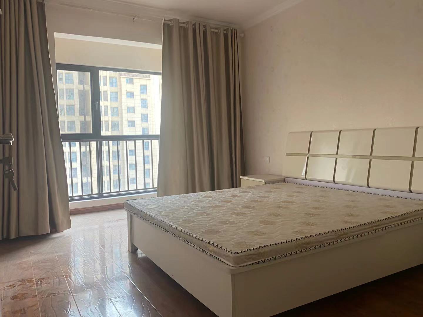 金辉世界城 3室2厅1卫 3500.0元/月 金辉世界城 3室2厅1卫 3500.0元/月室内图